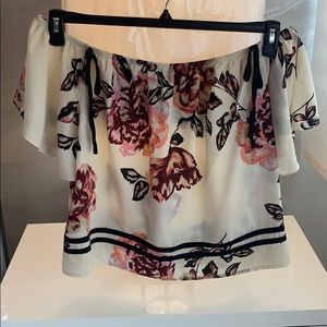 Guess Off shoulder blouse